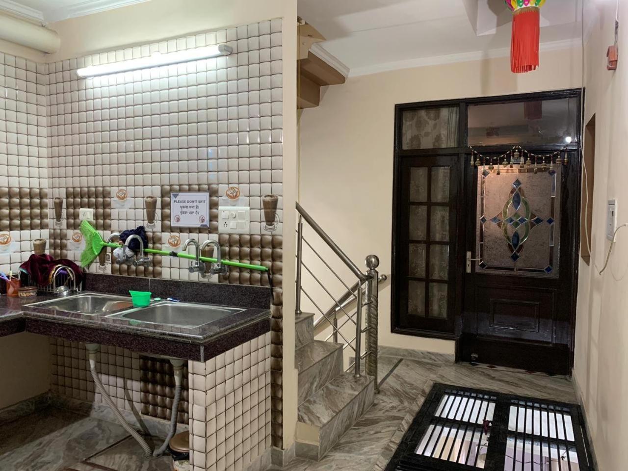$4 Home Stay Amritsar Buitenkant foto