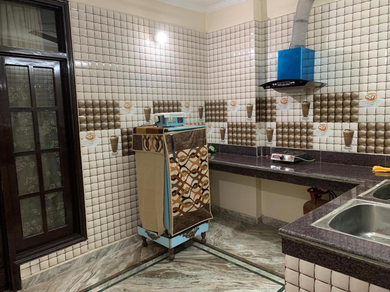 $4 Home Stay Amritsar Buitenkant foto