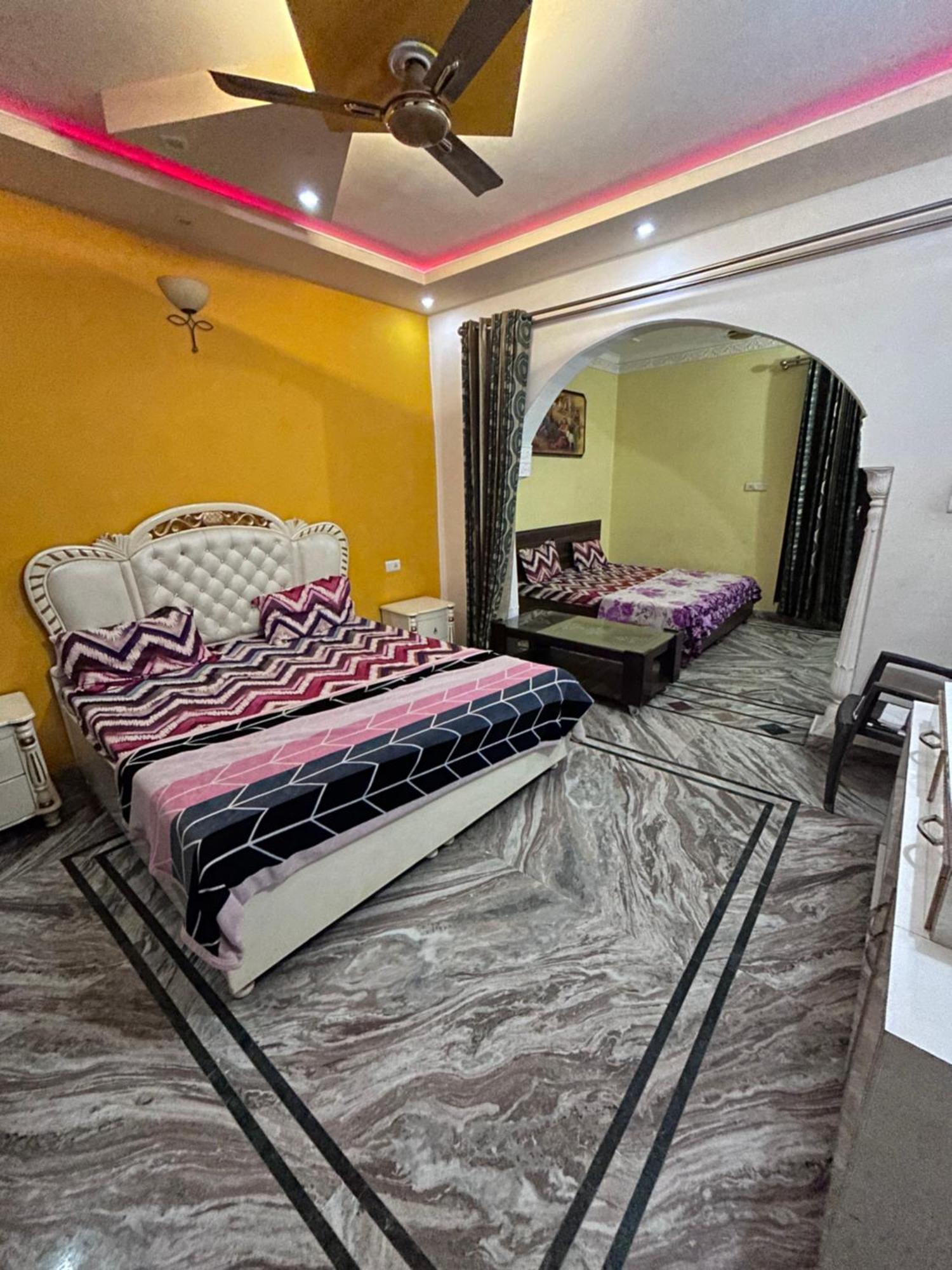 $4 Home Stay Amritsar Buitenkant foto