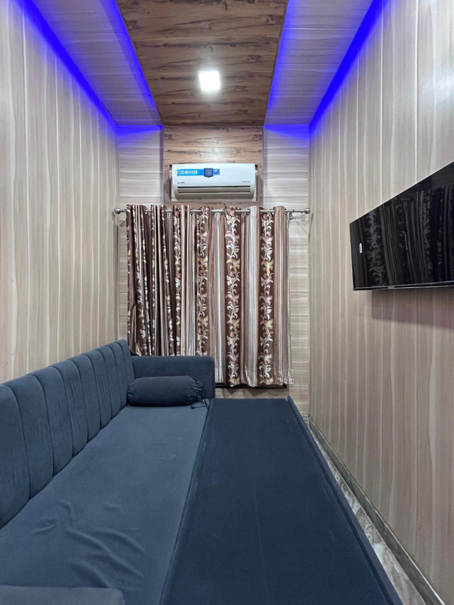 $4 Home Stay Amritsar Buitenkant foto