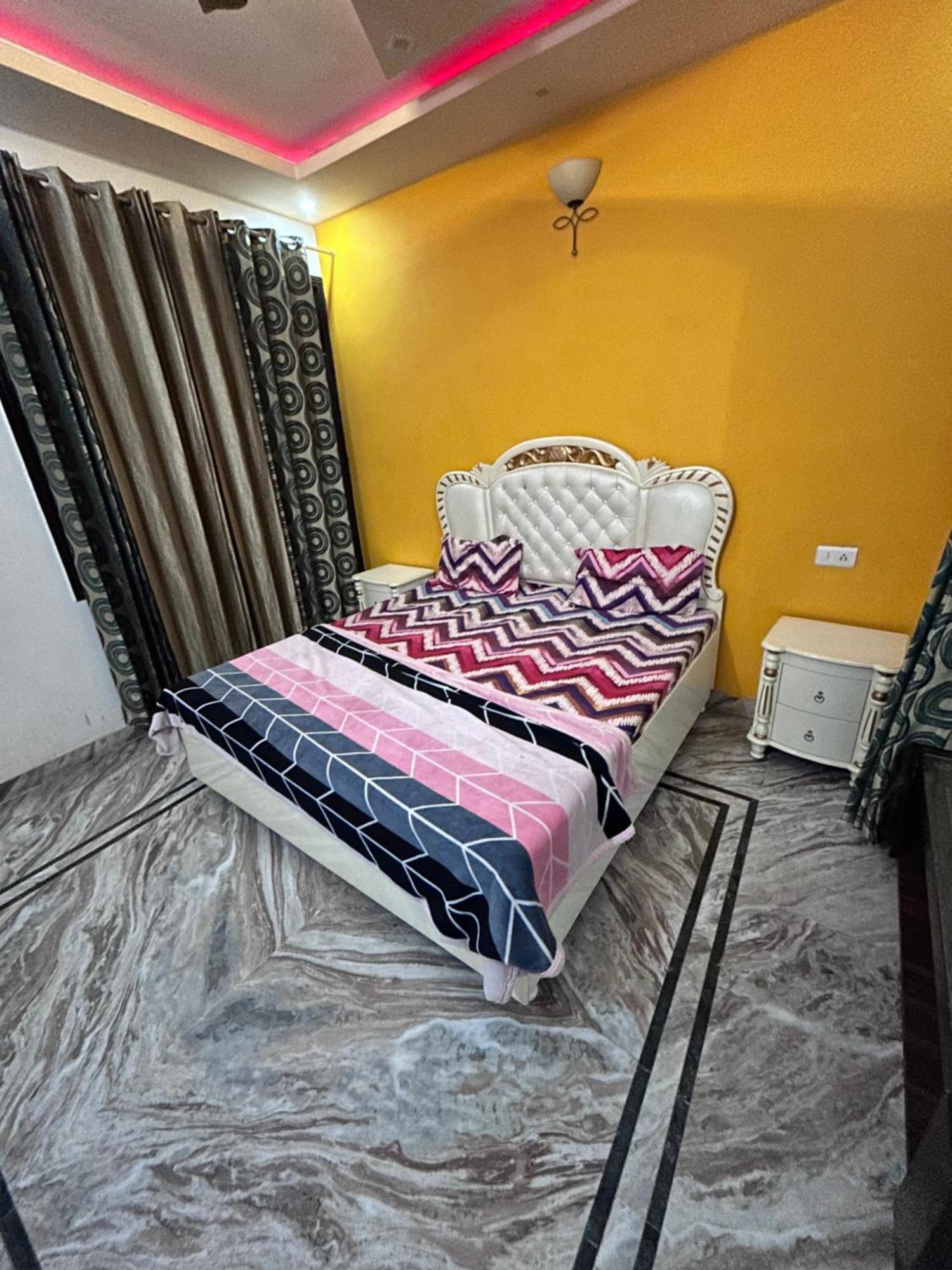 $4 Home Stay Amritsar Buitenkant foto